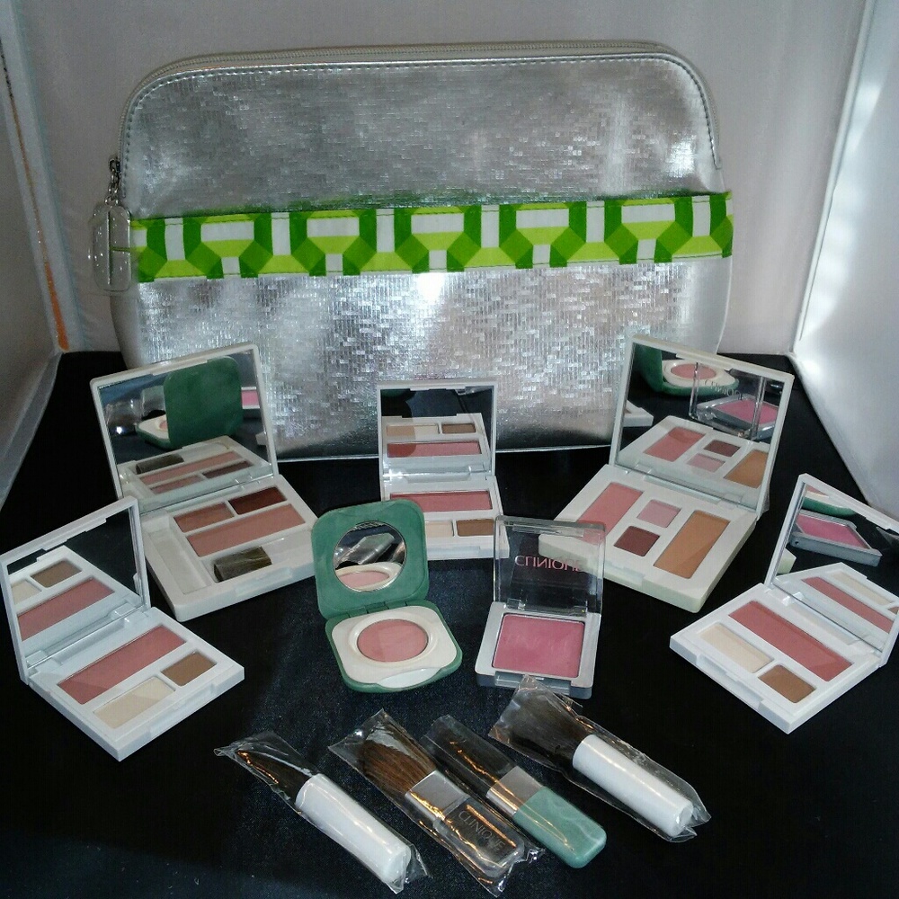 CLINIQUE CASE MAKEUP AND BRUSHES
